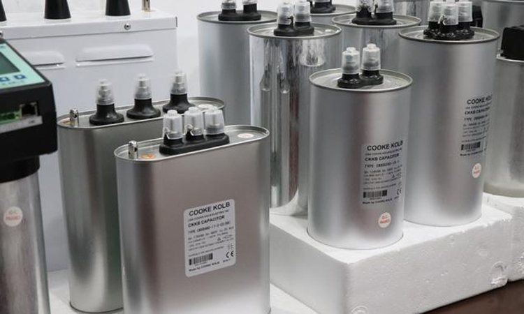 電壓、電流和溫度等參數(shù)對(duì)電力電容器的重要性