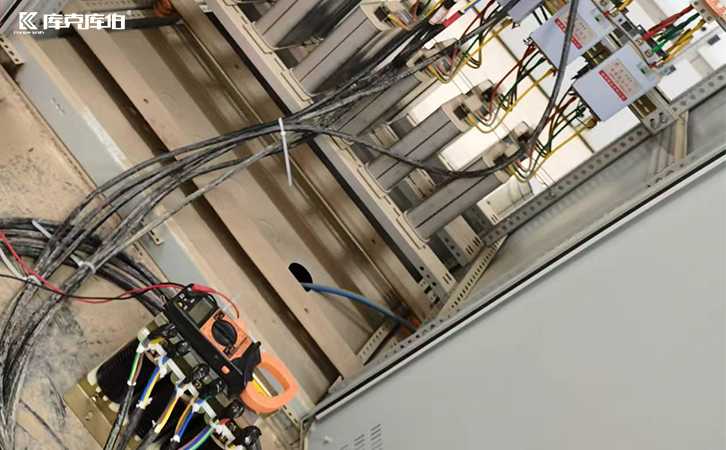 低壓電力電容器