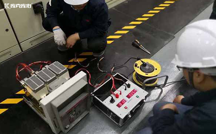 低壓電力電容器