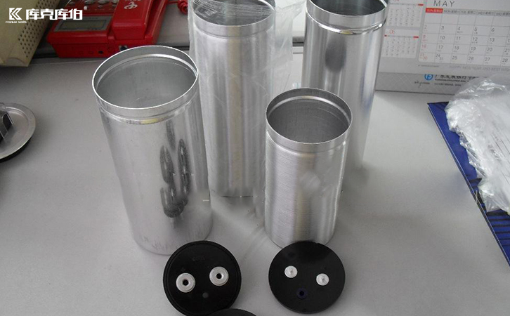 低壓電力電容器