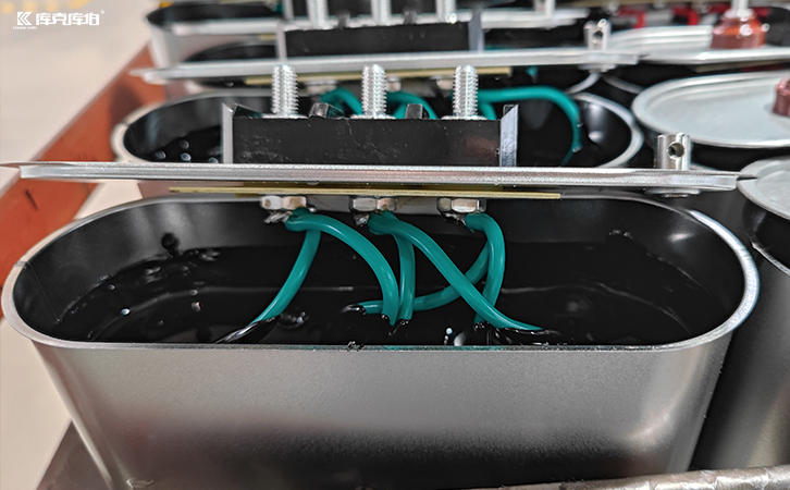 低壓電力電容器