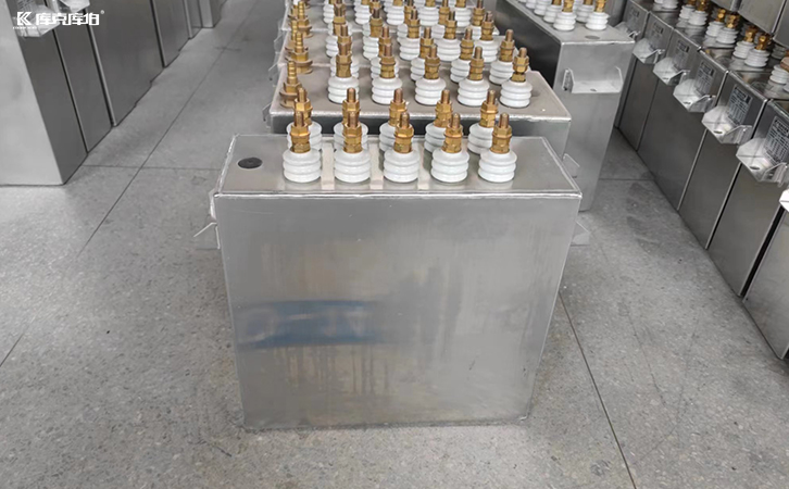中頻感應(yīng)爐水冷電容器